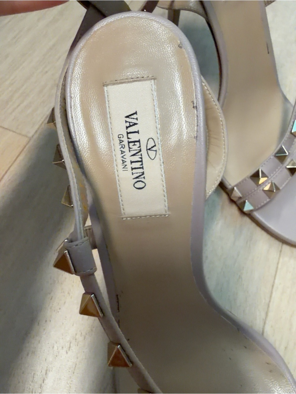 Valentino Garavani Rockstud T-Strap Heels in Blush Nude - Picture 3 of 7